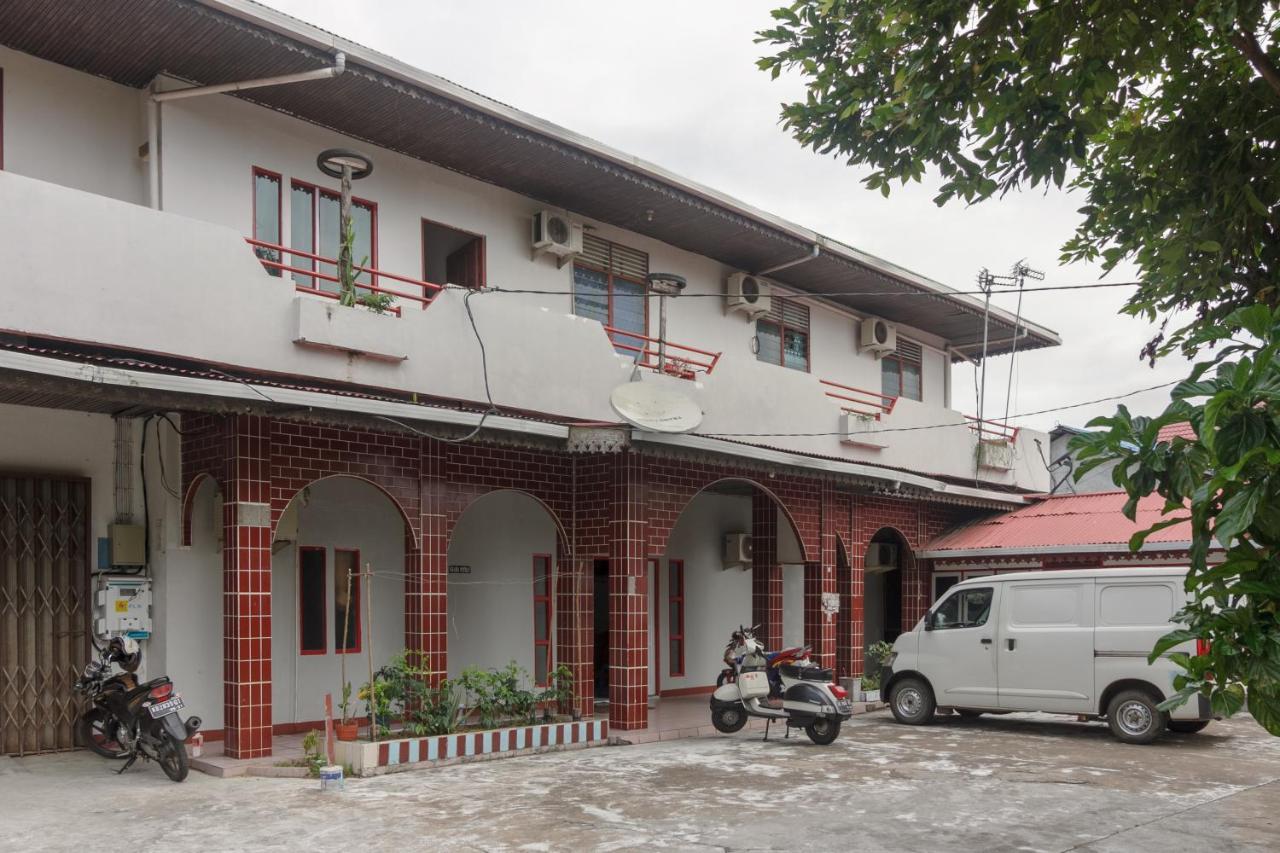 Koolkost Syariah Near Ayani Mega Mall Pontianak Buitenkant foto