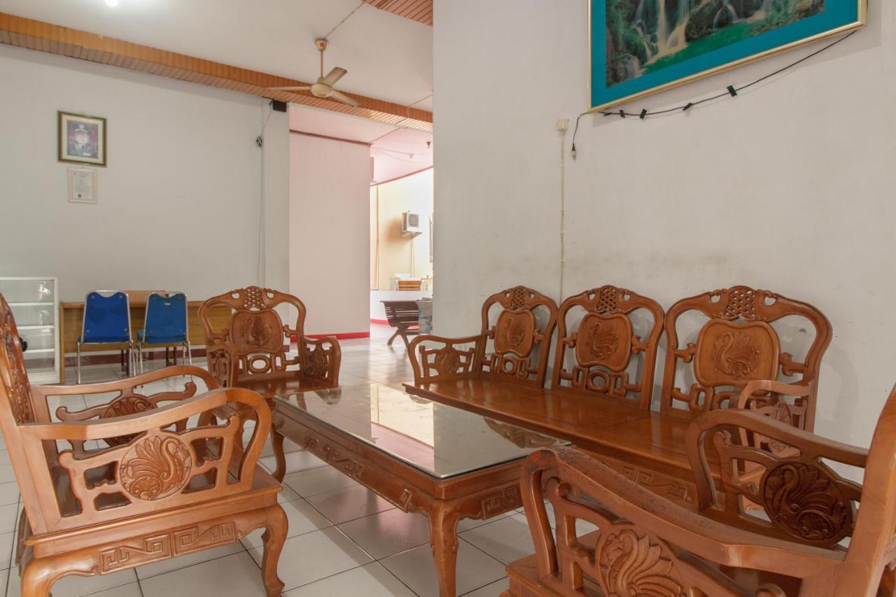 Koolkost Syariah Near Ayani Mega Mall Pontianak Buitenkant foto