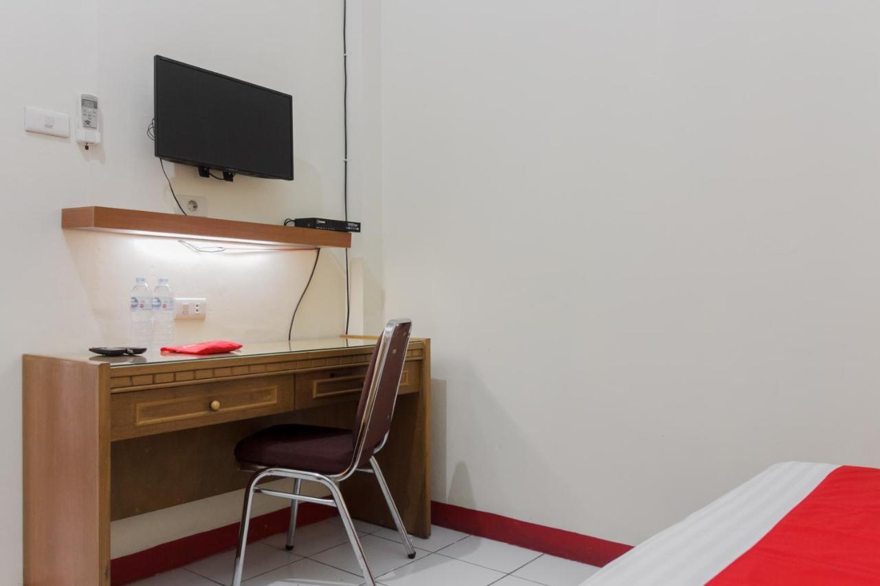 Koolkost Syariah Near Ayani Mega Mall Pontianak Buitenkant foto